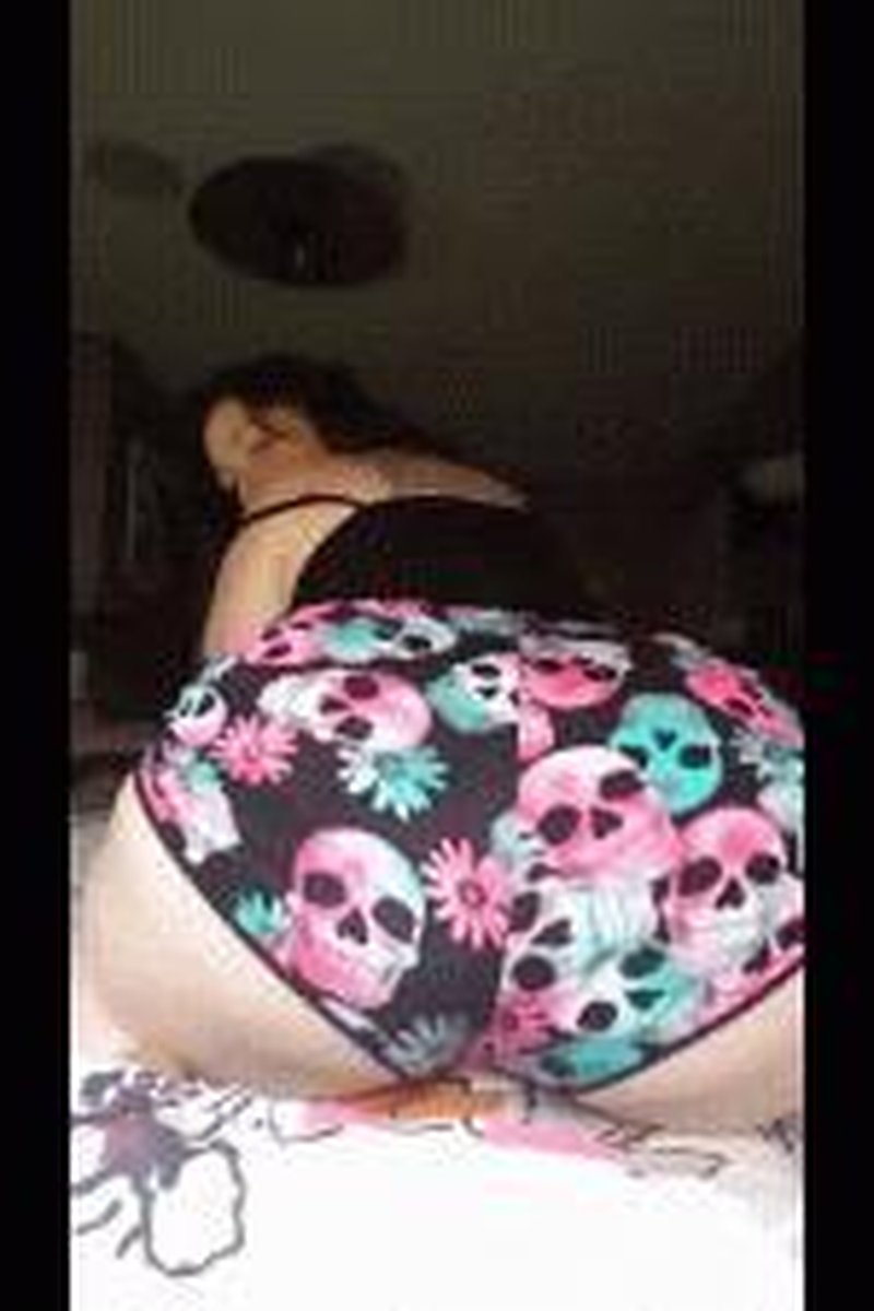 Twerk #2 - Screenshot 1 of 4 - Ass Fetish