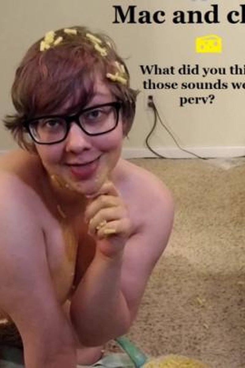Mac N Cheese - Screenshot 1 of 4 - Blowjob