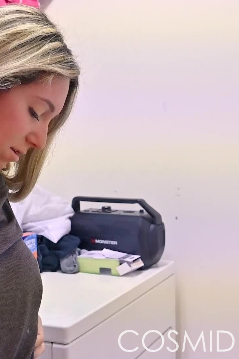 Britt Does Some Laundry - Screenshot 1 of 4 - Cotton