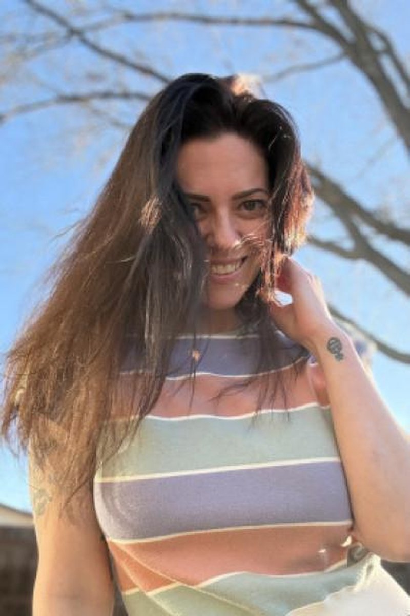 Cute Spring Outfit - Screenshot 1 of 4 - Brown Hair