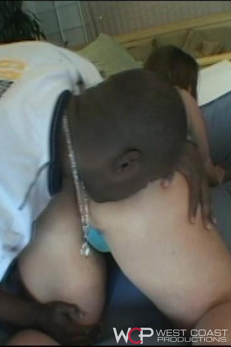 Cute White Babe Gets Her Wish with Black Guy - Screenshot 1 of 4 - Anal