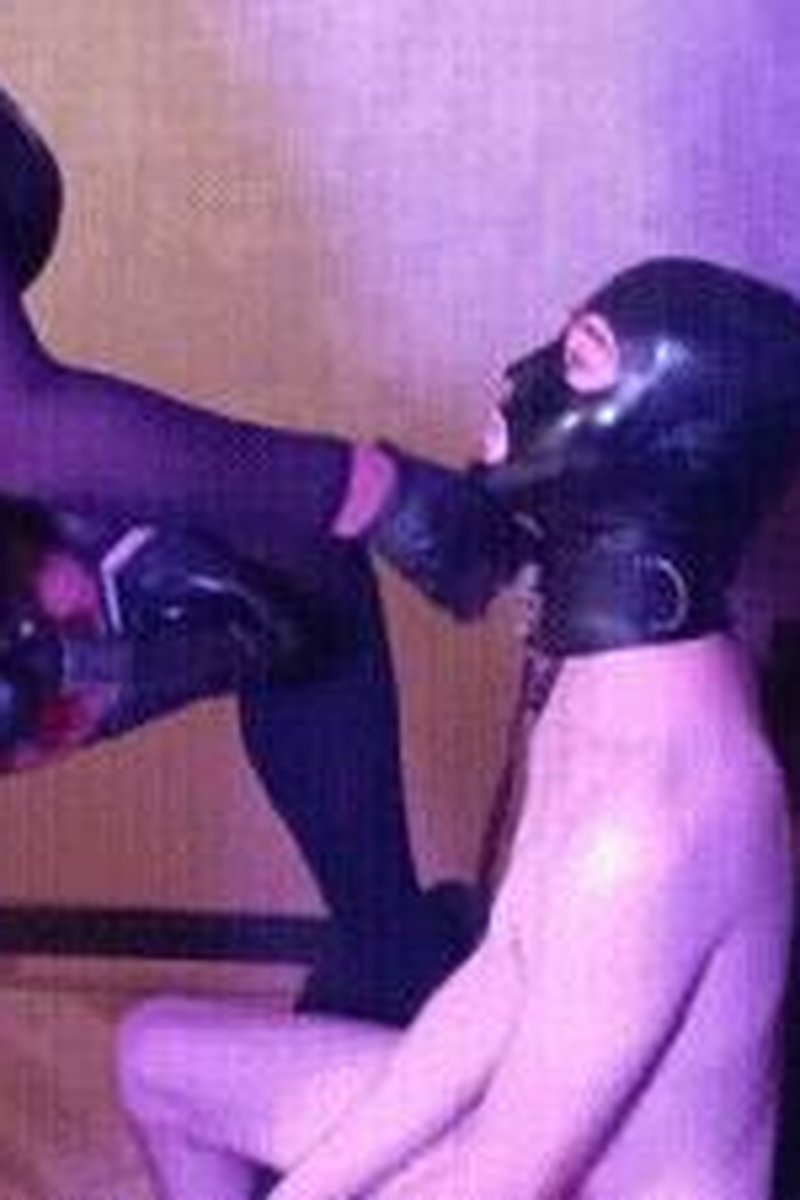 Lovemaking - Screenshot 1 of 4 - Pegging