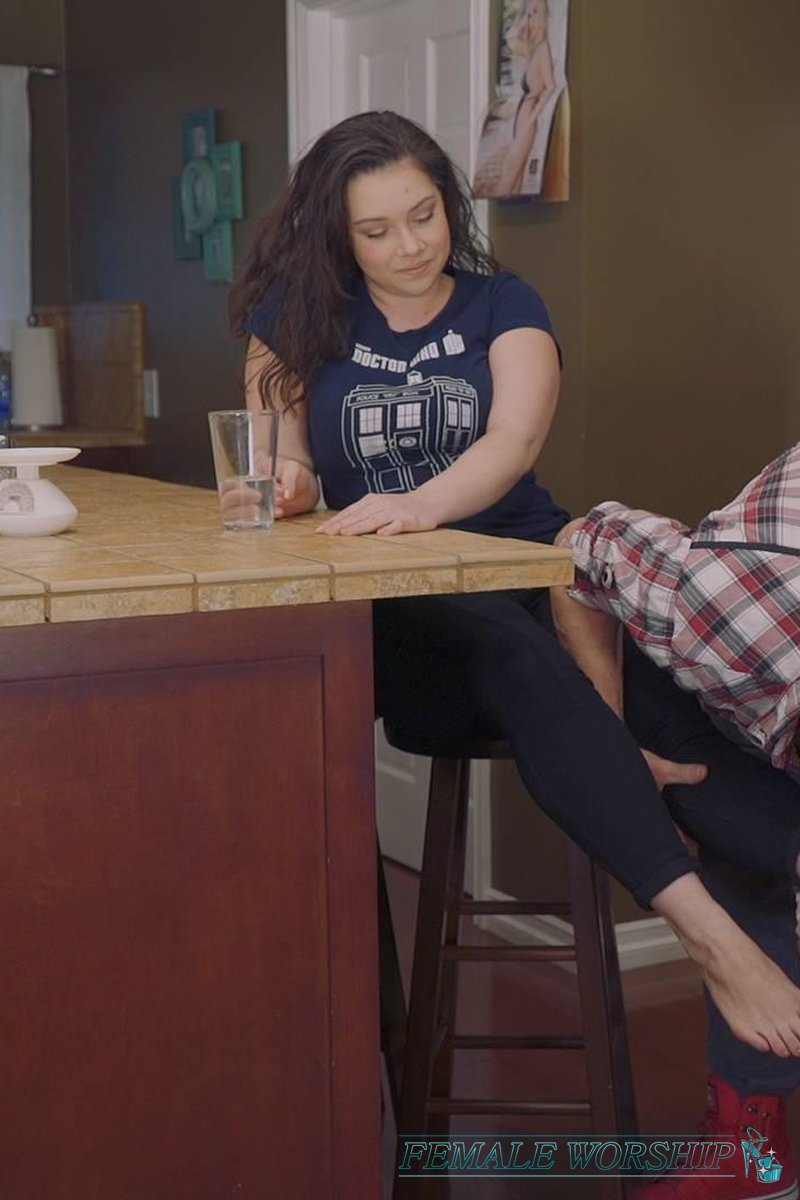 #270 - Screenshot 1 of 4 - Hannah Hunt