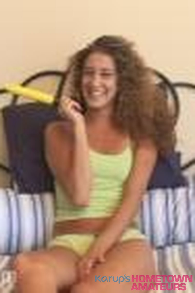 Arissa - Screenshot 1 of 4 - Arissa Kiss