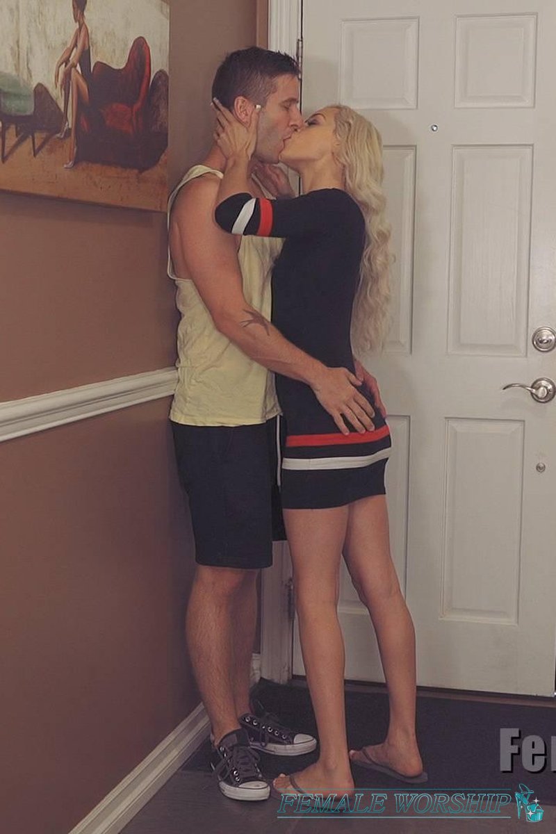 #99 - Screenshot 1 of 4 - Elsa Jean