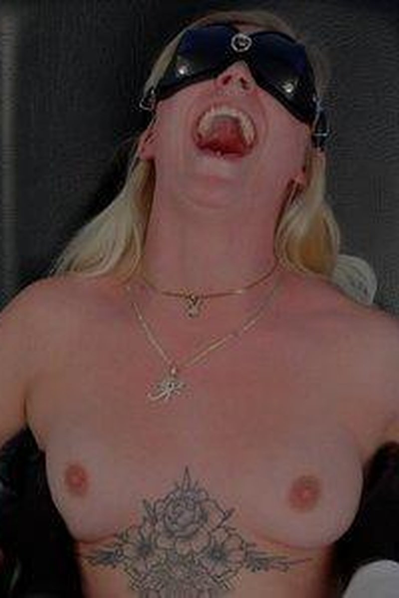 Phoenix Tickled At Gynecologist - Screenshot 1 of 4 - BDSM