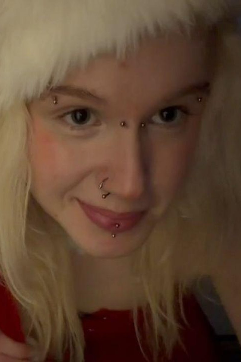 X-Mas Dance - Screenshot 1 of 4 - Blonde Hair (Female)