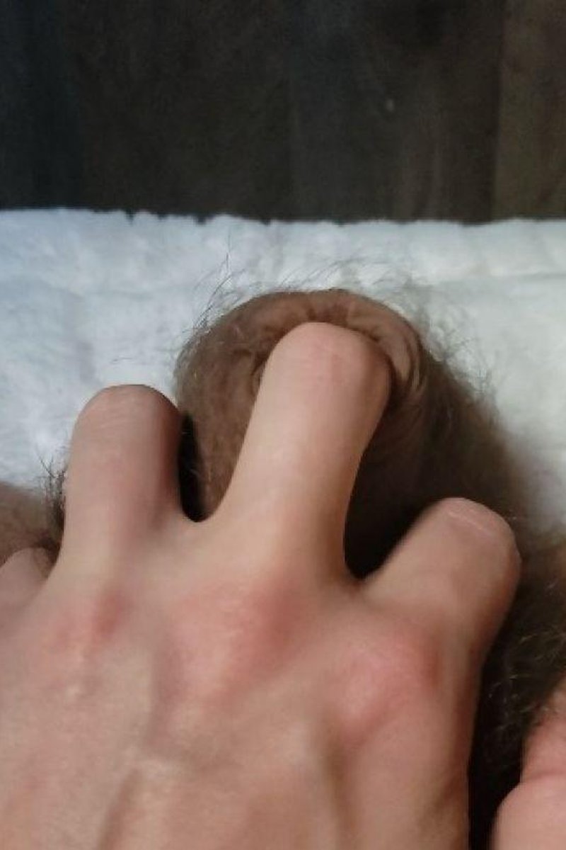 Soft Cock Worship Spoiler It Becomes Hard - Screenshot 1 of 4 - Big Dick