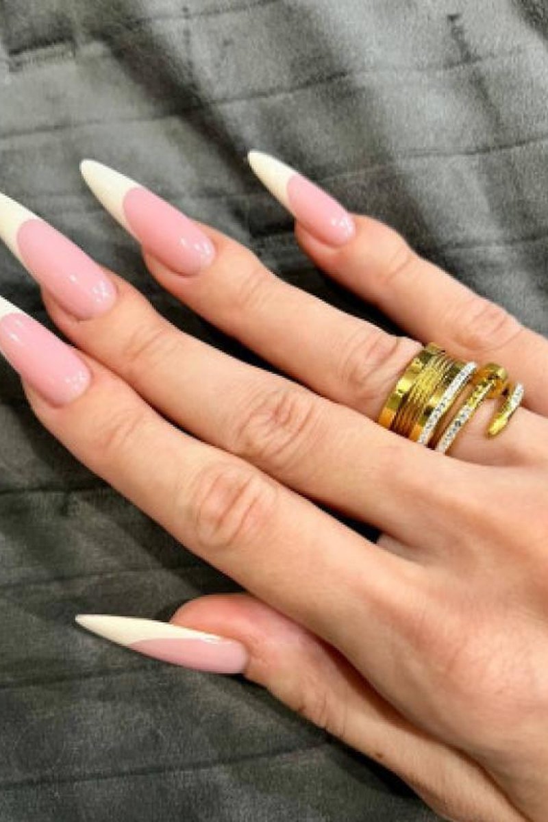 French Manicure - Screenshot 1 of 4 - Fake Nails