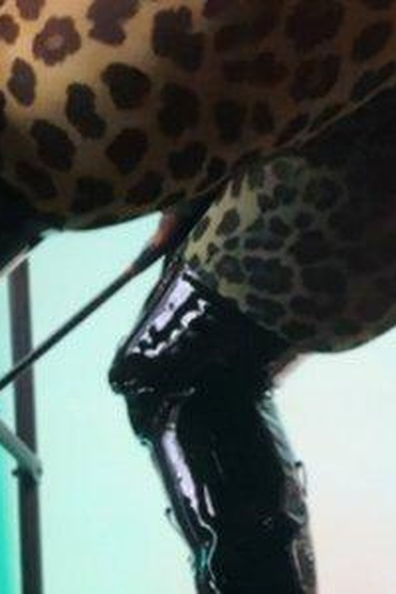 Basic Boot Domination 101 - Screenshot 1 of 4 - Ass Smothering