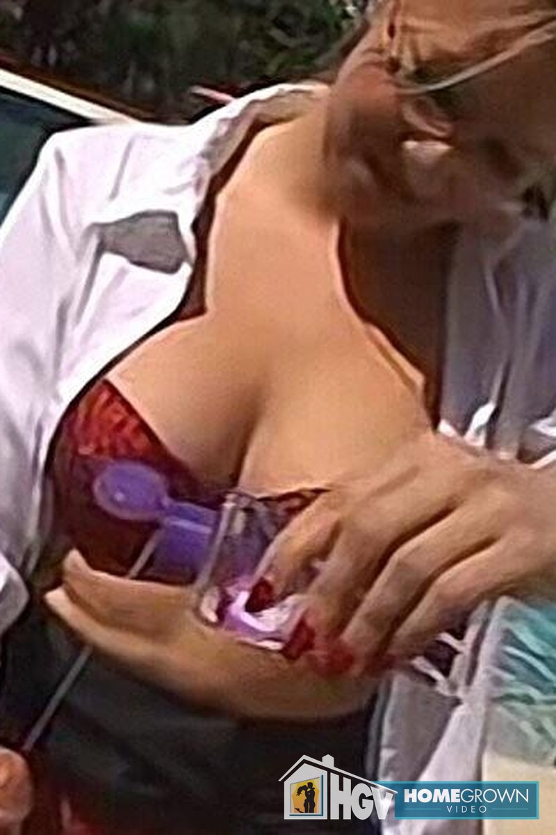 Poolside Handjob - Screenshot 1 of 4 - Amateur