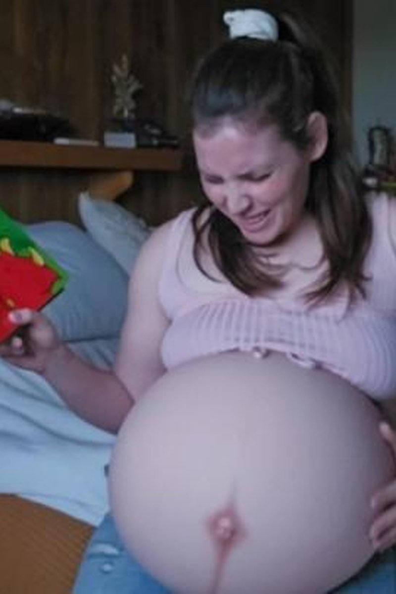 Babysitter Labour - Screenshot 1 of 4 - Belly Fetish