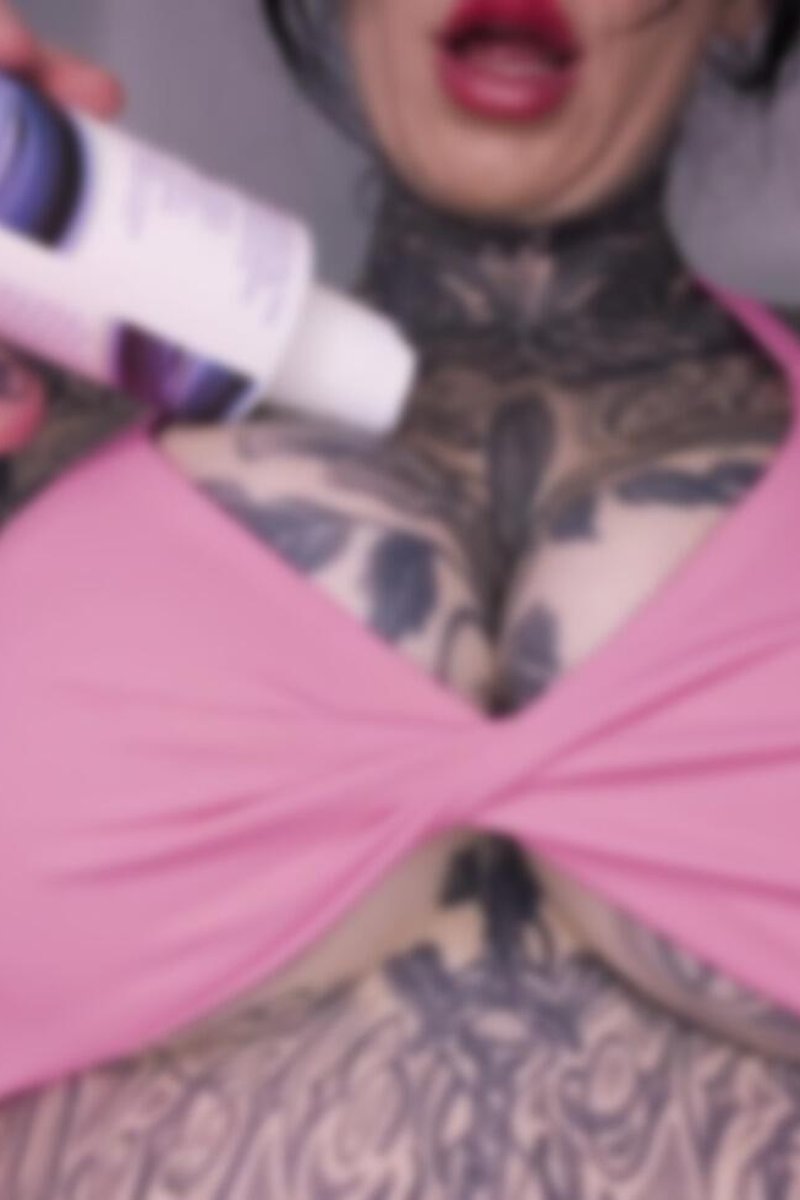 Fuck My Big Fake Tits - Screenshot 1 of 4 - Amateur
