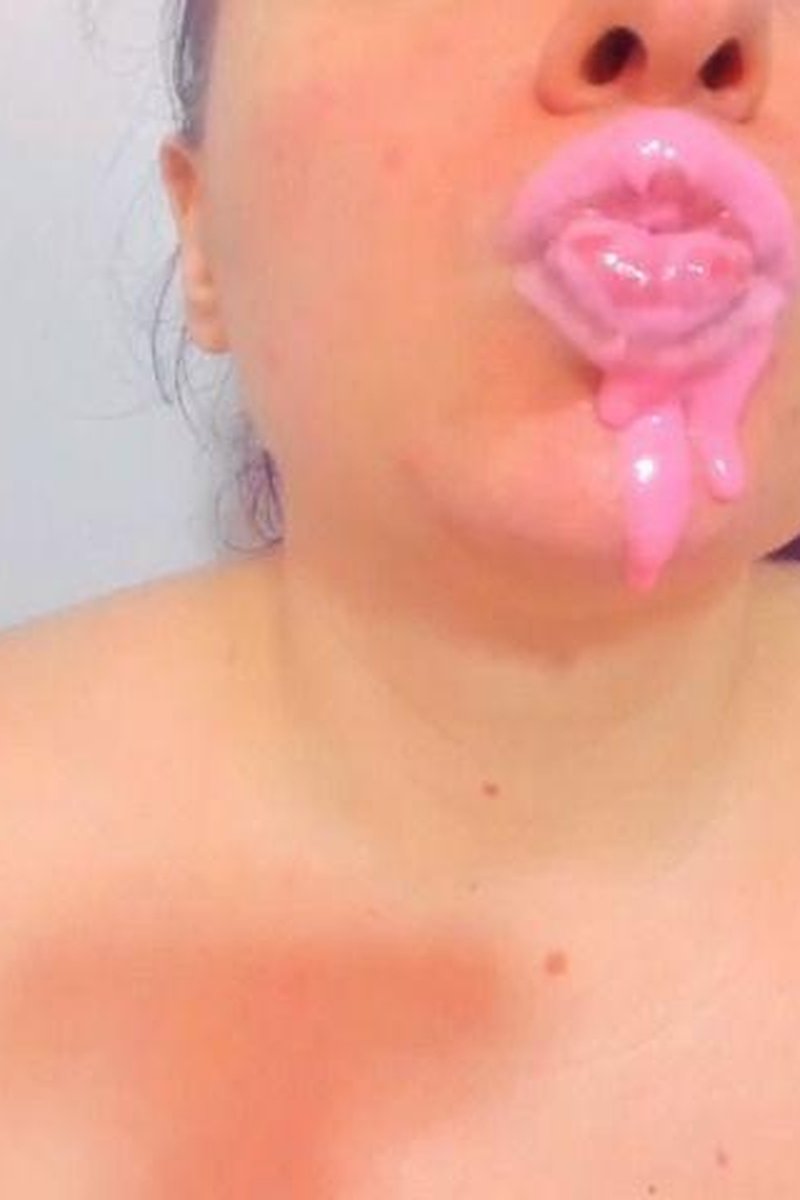 Melting Lips - Screenshot 1 of 4 - Kissing