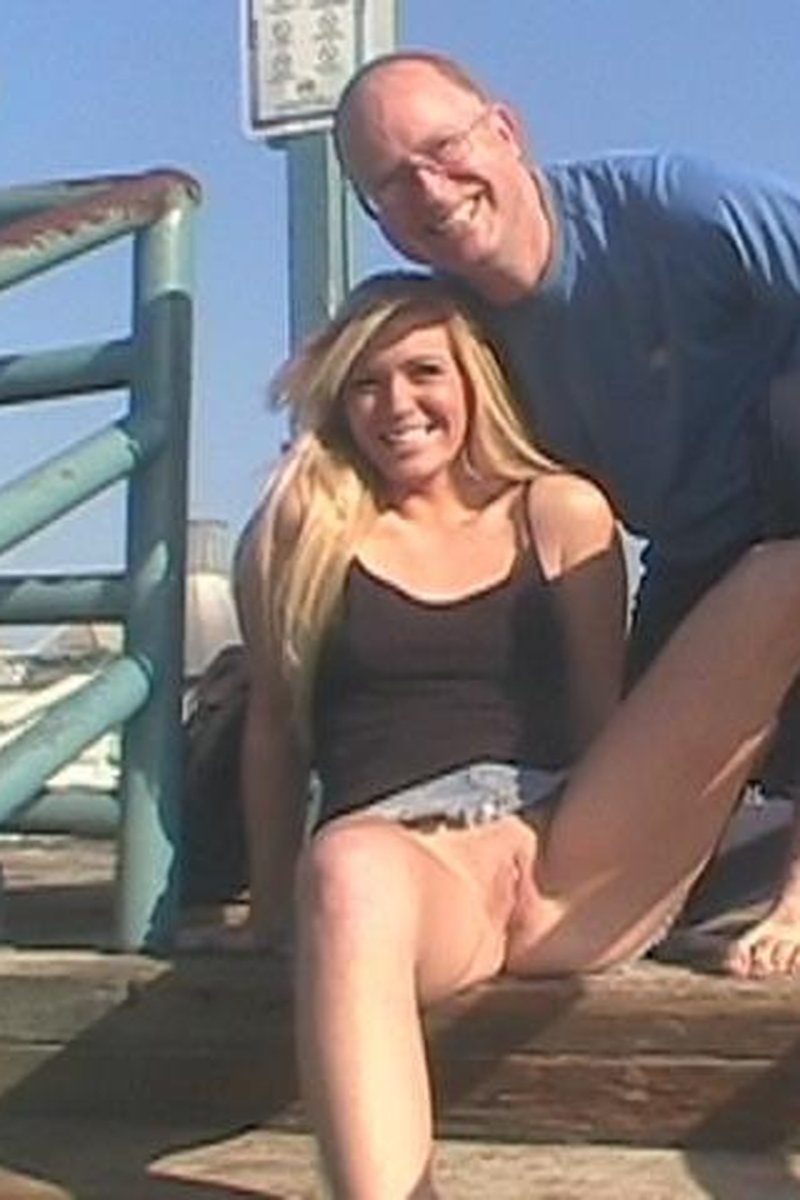 Girlfriends: Part 1 - Screenshot 1 of 4 - Amateur