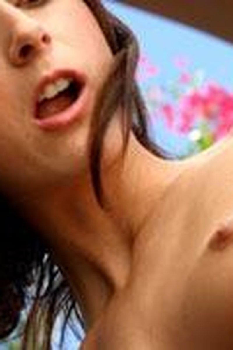 Stella Solo - Screenshot 1 of 4 - Masturbation