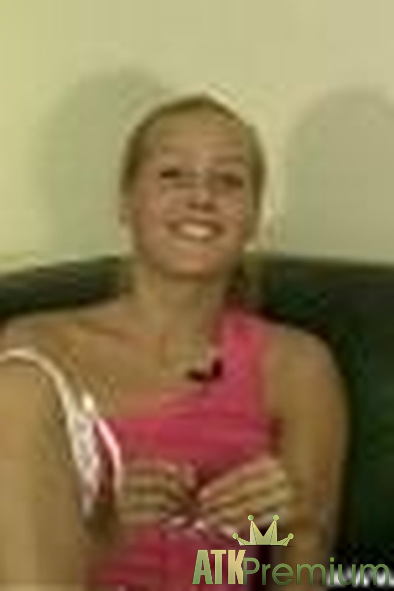 Sofie Moone - Interview - Screenshot 1 of 4 - Sofie Moone