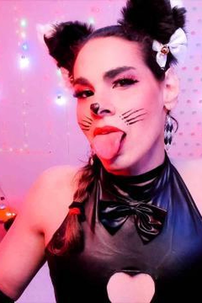 Bad Bunny - Screenshot 1 of 4 - Asian