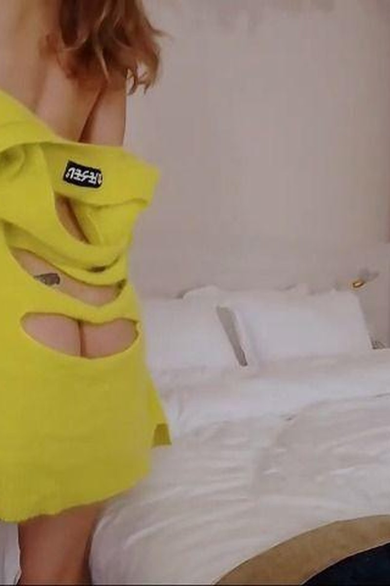 Ass Tease - Screenshot 1 of 4 - Ass Fetish