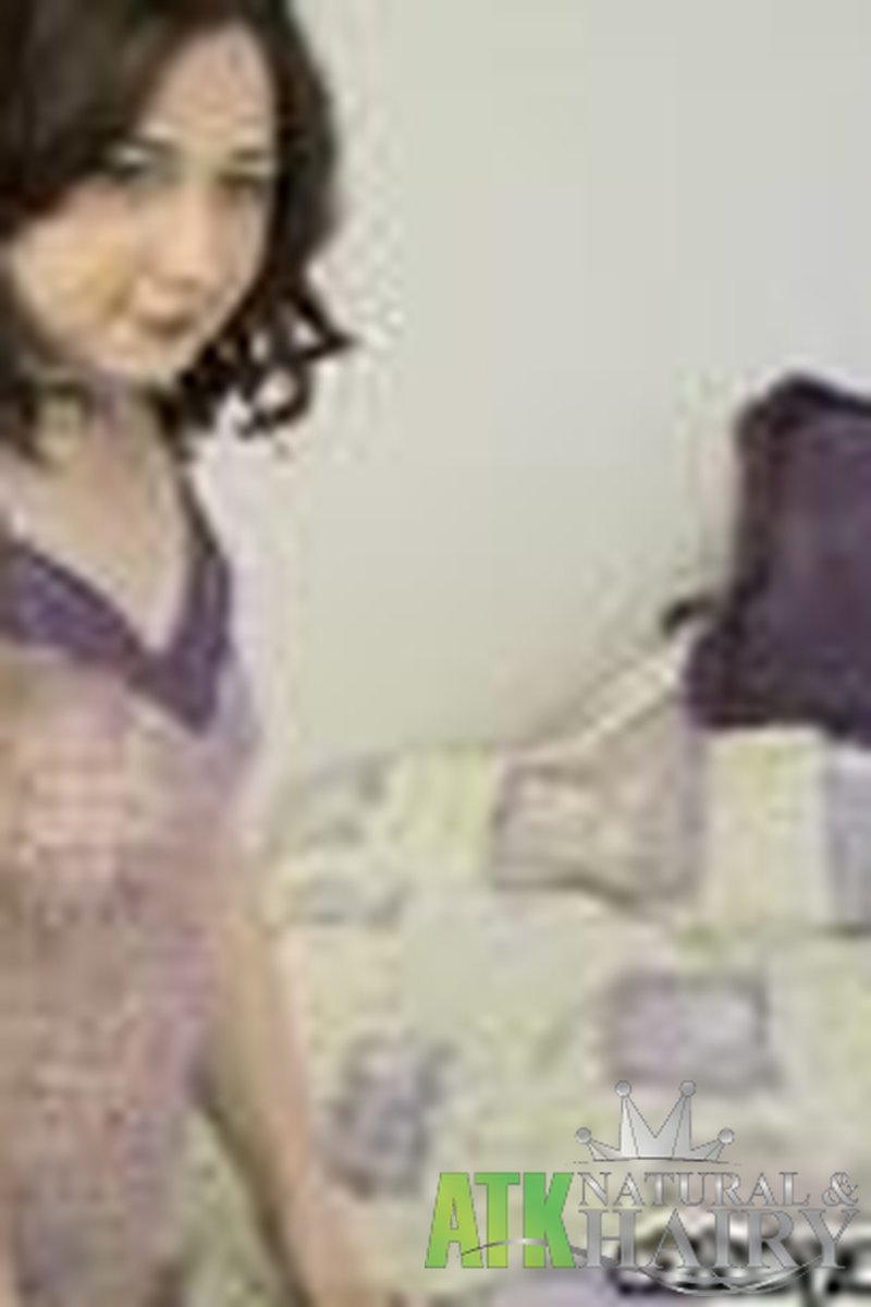 Addison - Hairy Fun - Screenshot 1 of 4 - Addison Add002