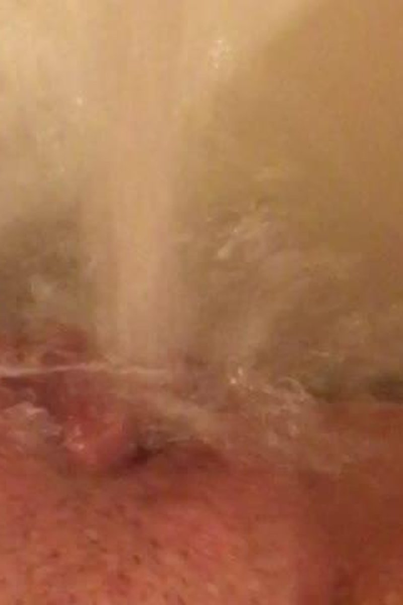 Water Masterbation - Screenshot 1 of 4 - Amateur