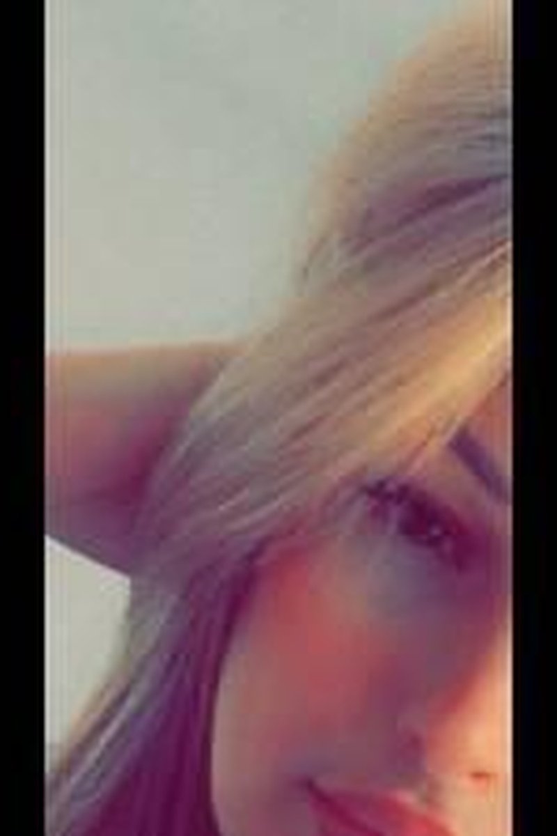 Thigh Teaser - Screenshot 1 of 4 - Hair Fetish