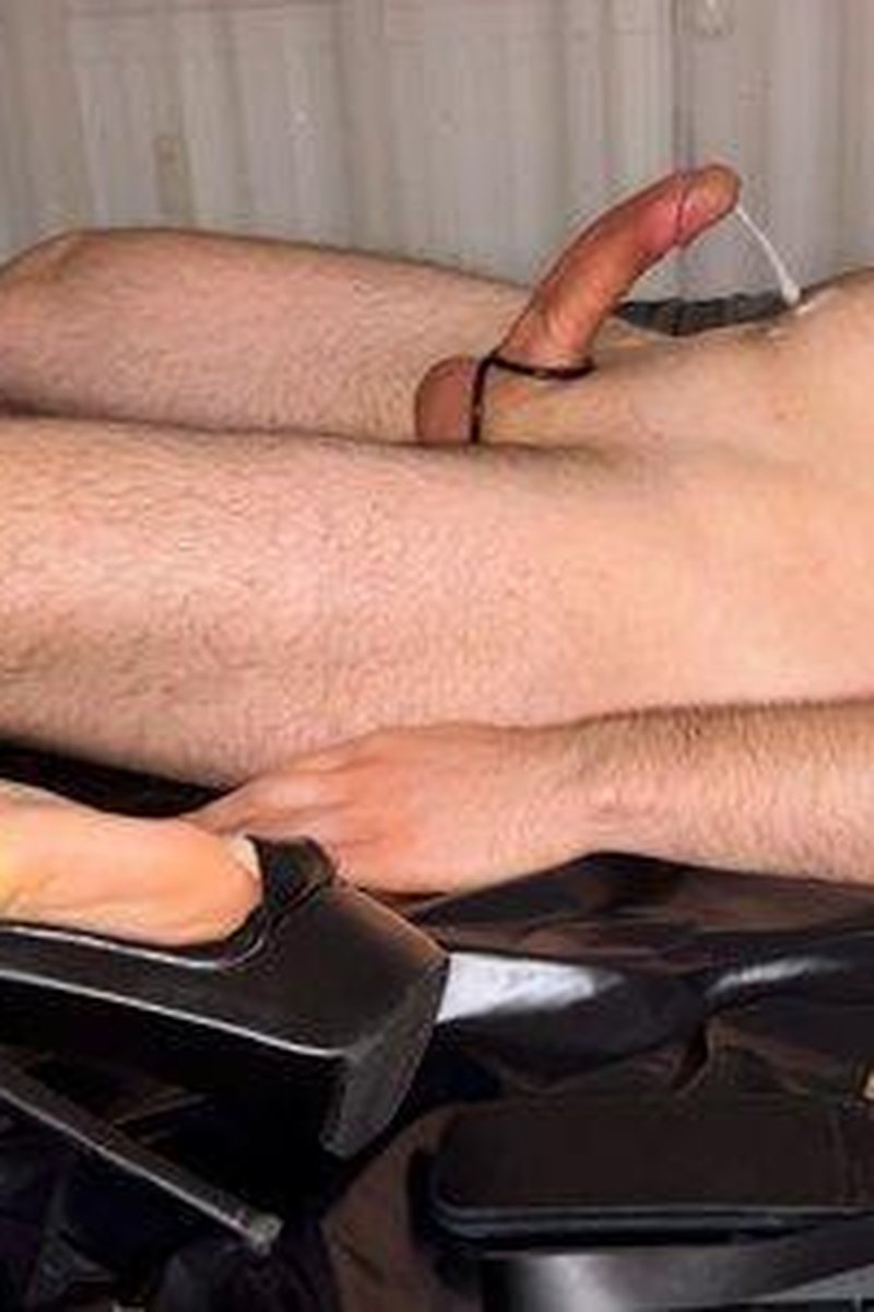 Goddess Uses Her Slave To Have Fun Great Cbt Session - Screenshot 1 of 4 - BDSM