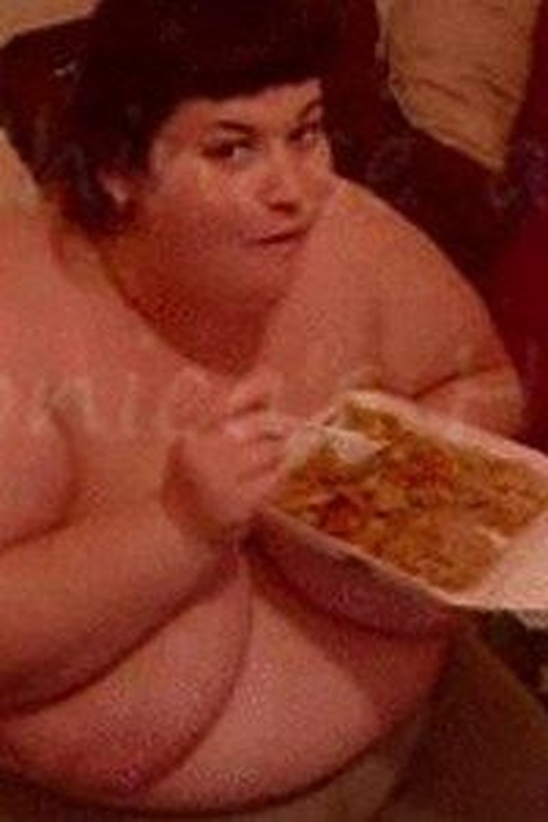 Facestuffing Fun Eating Compilation - Screenshot 1 of 4 - BBW