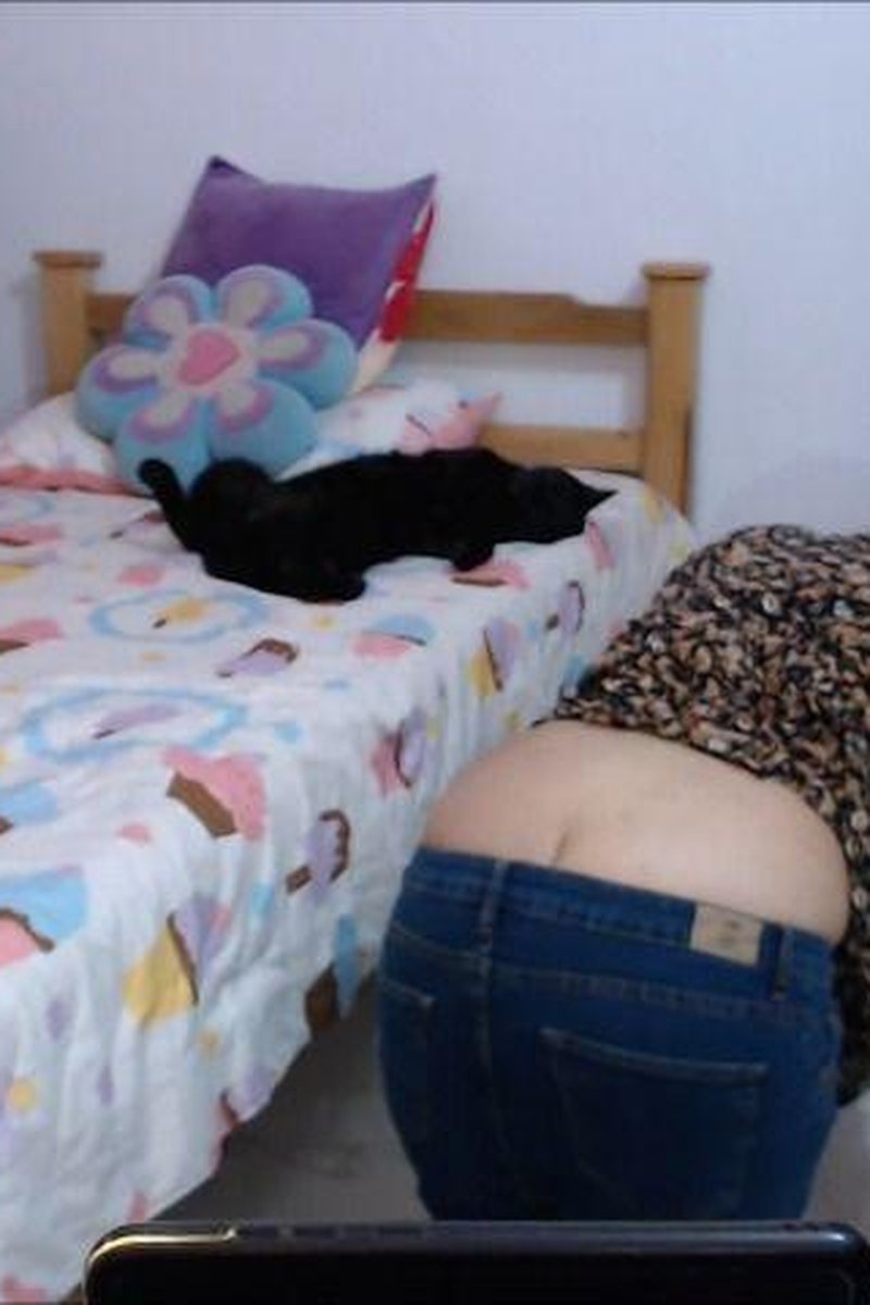 Buttcrack: Help Me - Screenshot 1 of 4 - Anal