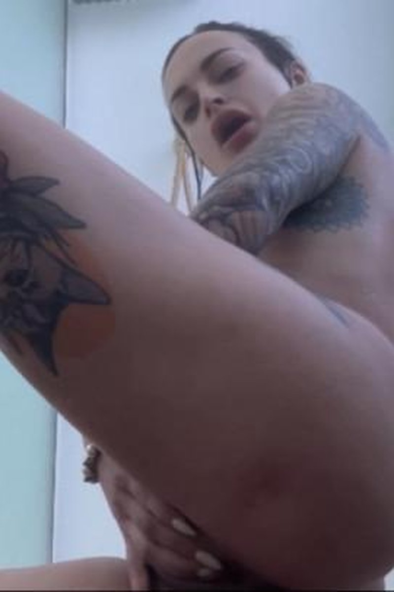 Wet & Wanting - Screenshot 1 of 4 - Inkedwomen