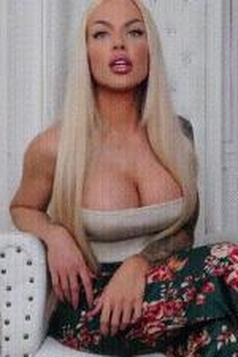 **** - Screenshot 1 of 4 - Broken