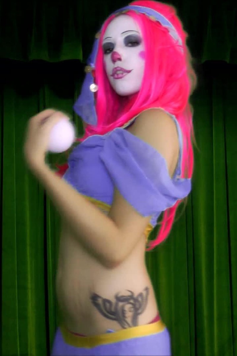 Ghostly Fortune Teller - Screenshot 1 of 4 - Masturbation