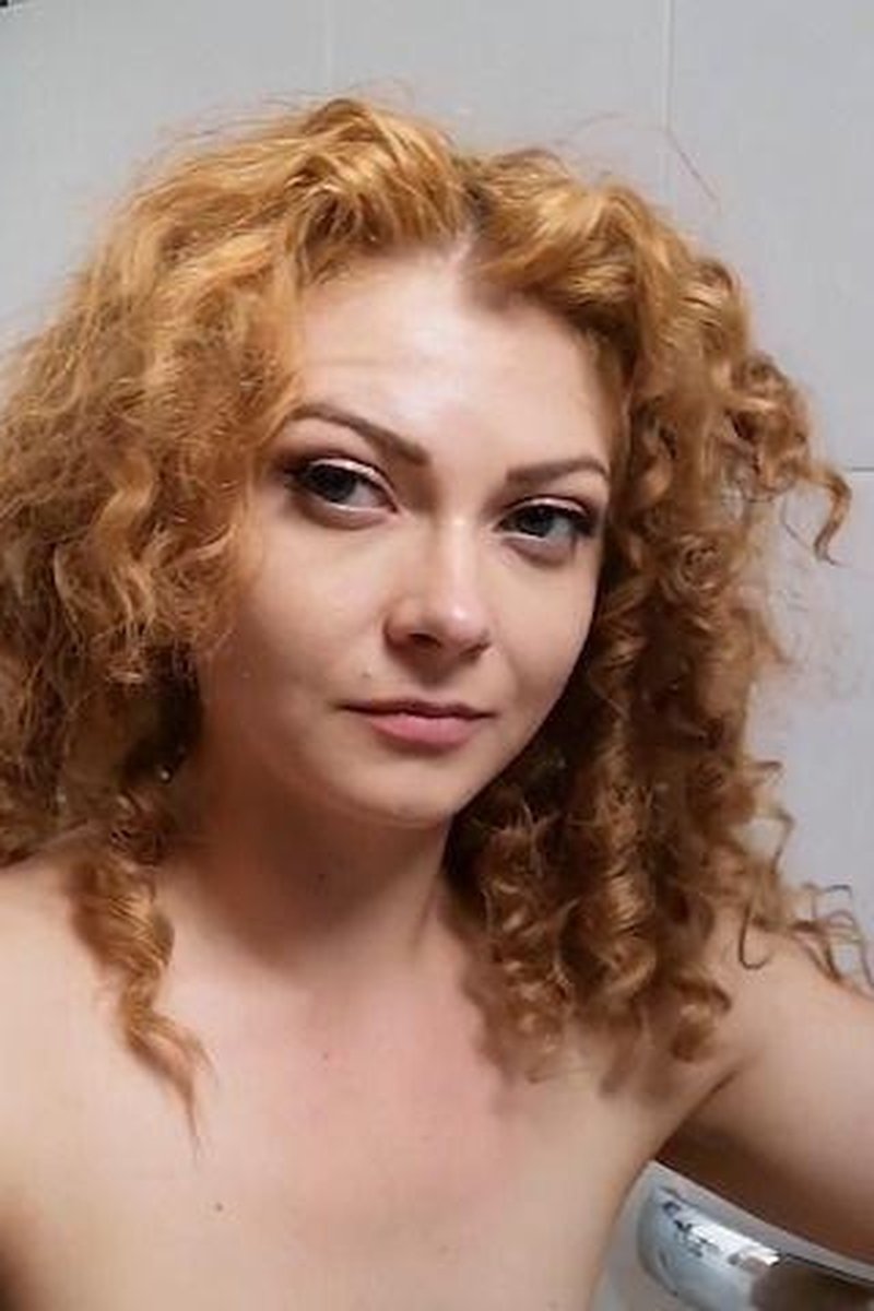 Destroy My Curls And Bathe My Bush - Screenshot 1 of 4 - Bathroom