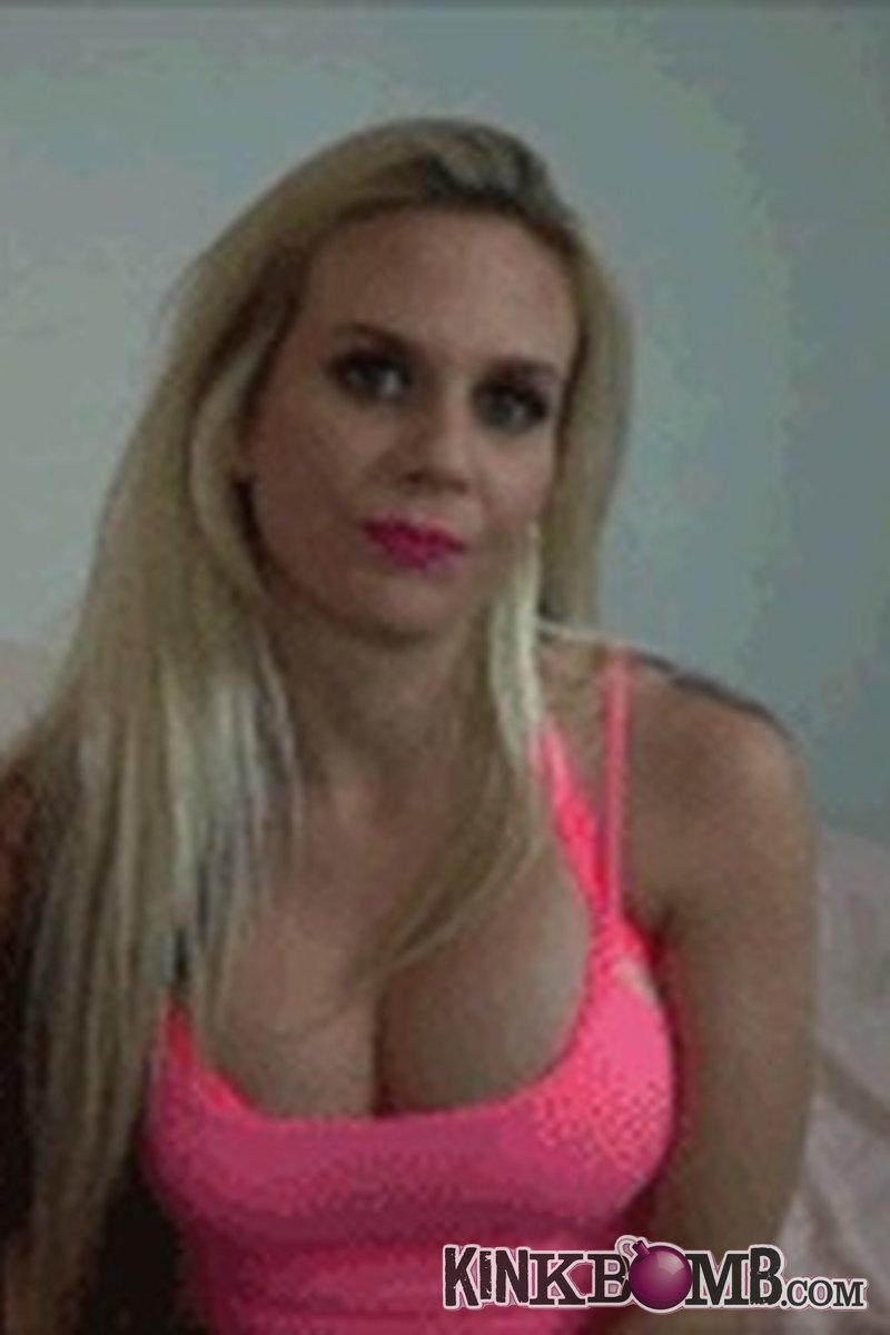 Angel Lee Customs: B*****R Caught - Angel Lee - Screenshot 1 of 4 - Bitch
