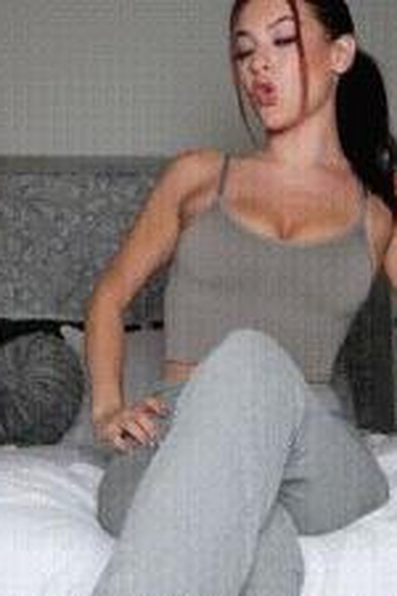 Hand It Over - Screenshot 1 of 4 - Bitch