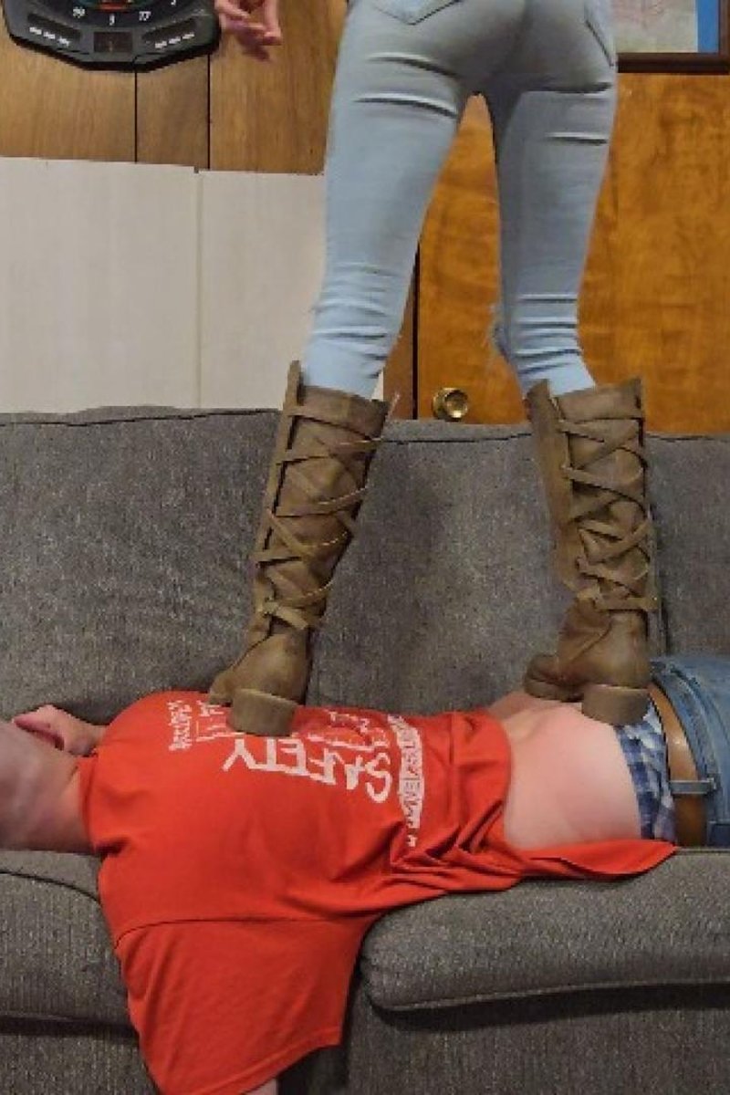 Boot And Sock Trample - Screenshot 1 of 4 - Boots