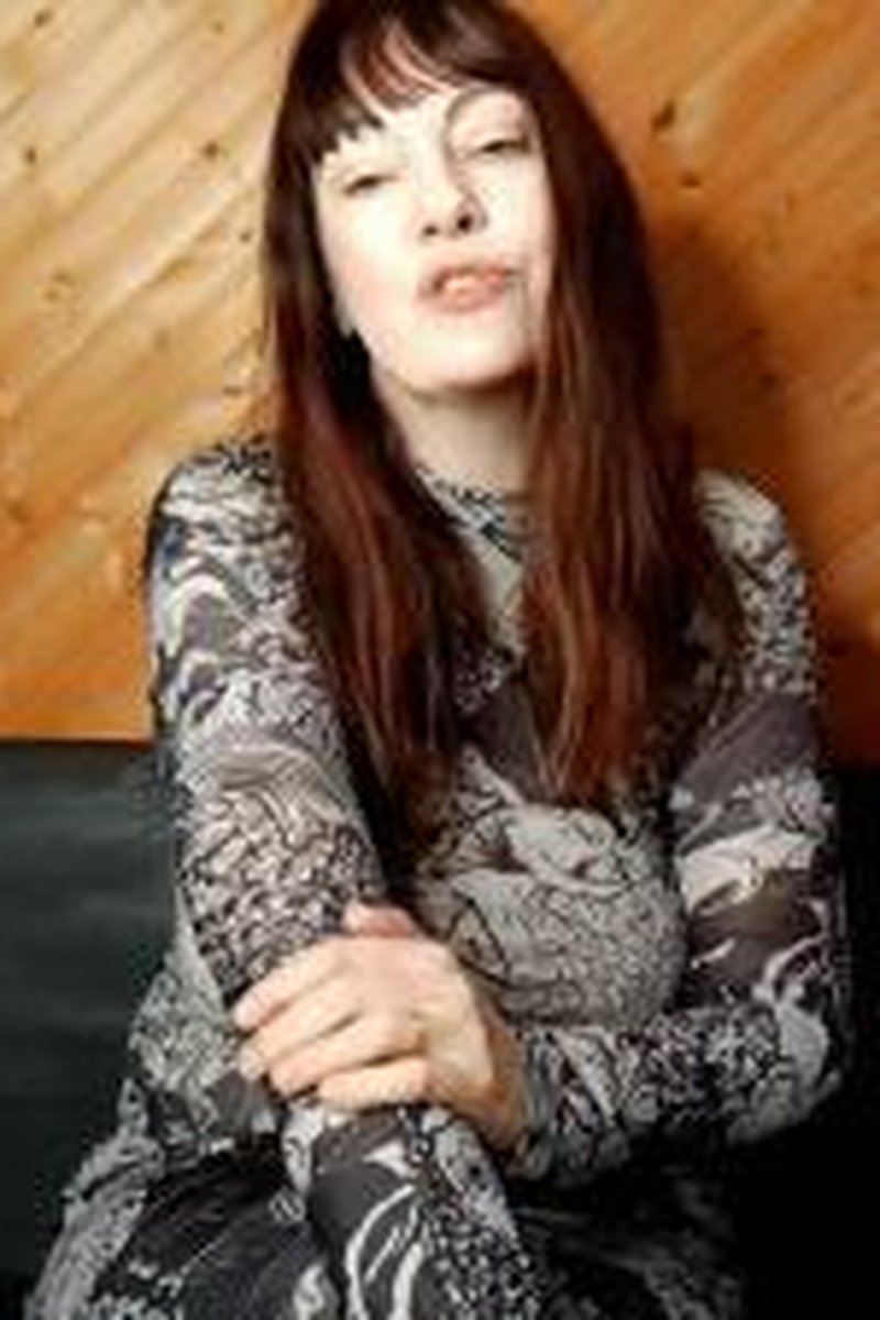 Welcome To The Leaker Asylum With Molly Silver - Screenshot 1 of 4 - Boots