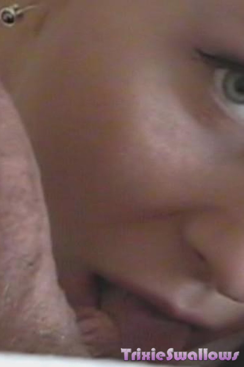 Sweet Load - Screenshot 1 of 4 - Blowjob
