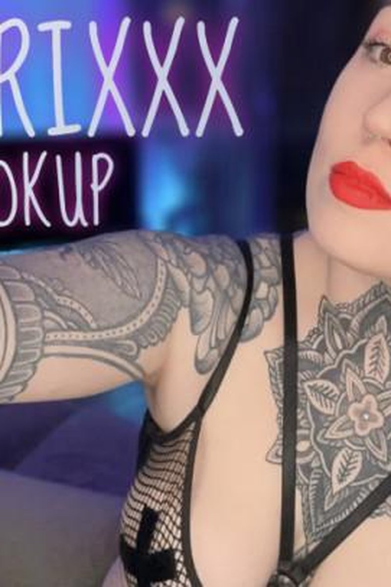 Executrixxx Bar Hookup - Screenshot 1 of 4 - Domination