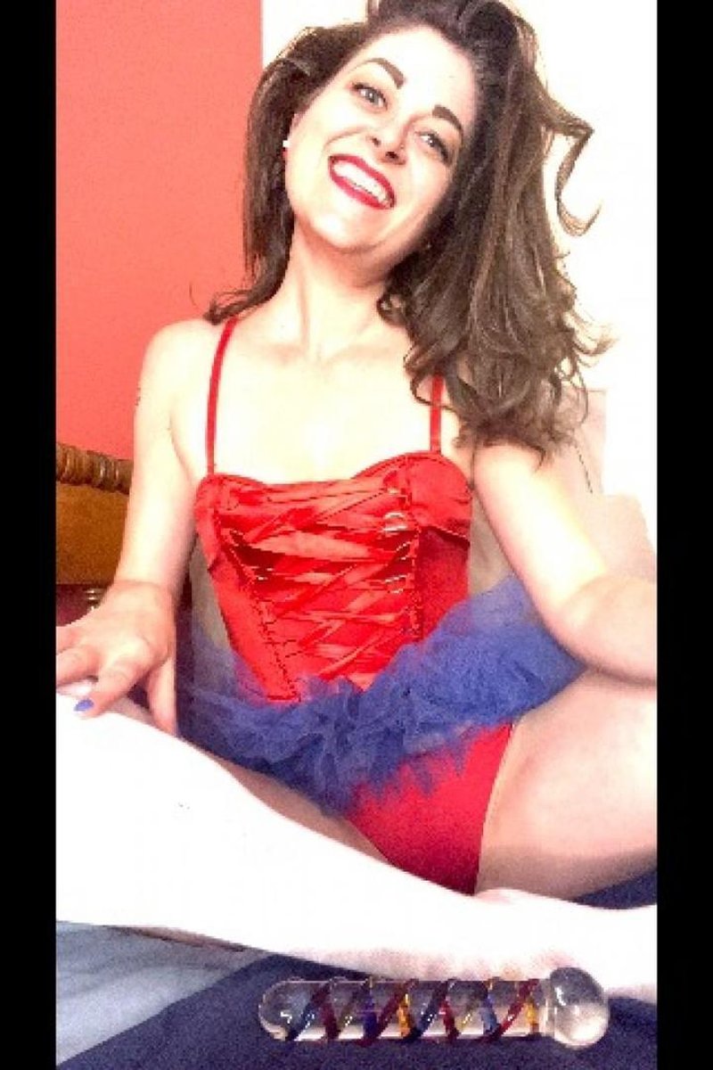 Happy 4Th Of July - Screenshot 1 of 4 - Brown Hair