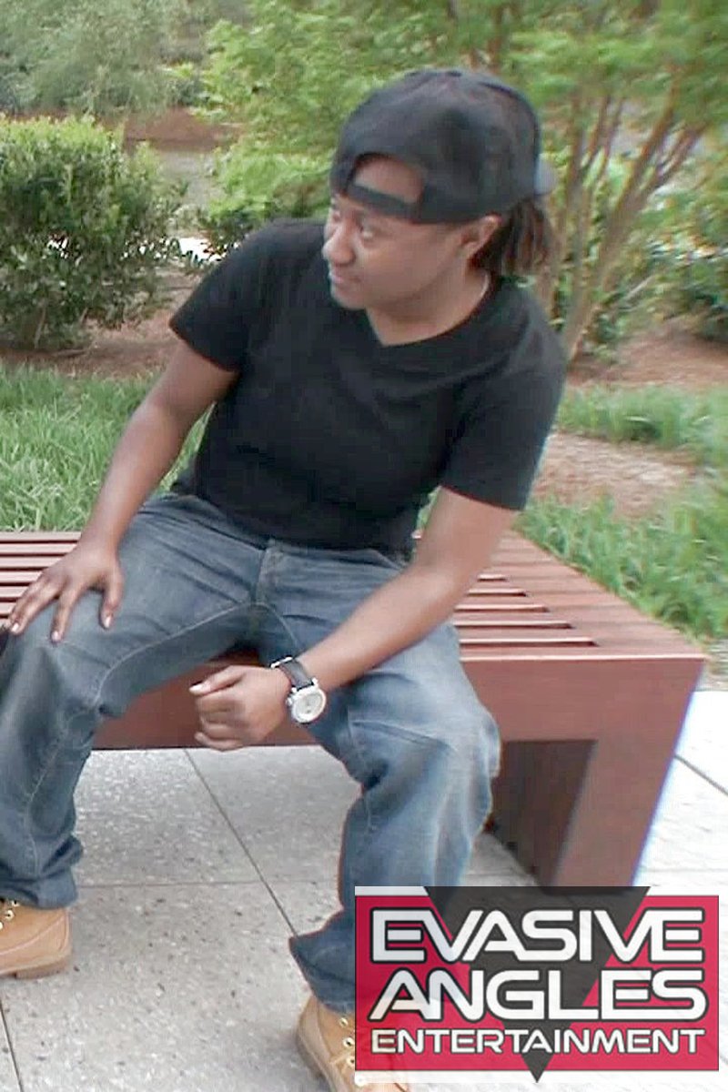 Aries Crush Gets Picked Up From the Park for a Spit Roasting - Screenshot 1 of 4 - Black