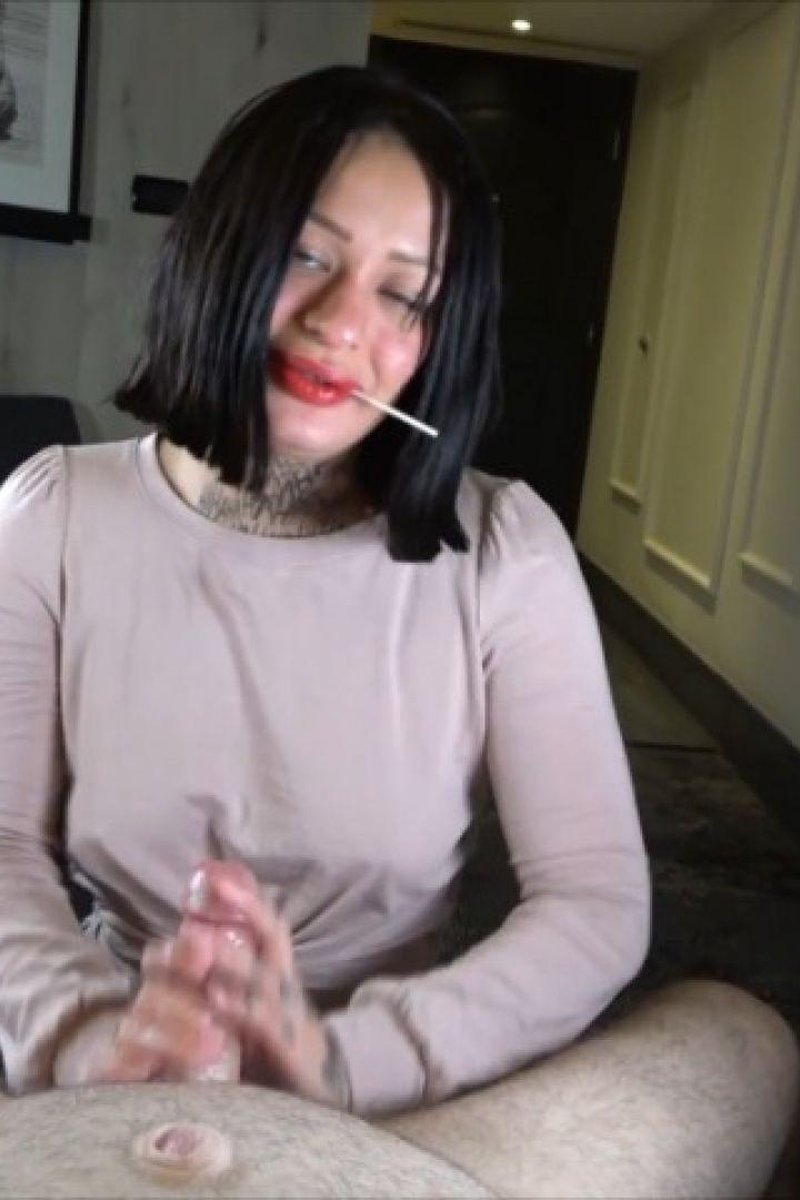 TP-manyvidssmushbros4u-wank-me-with-lollipop-lucy
