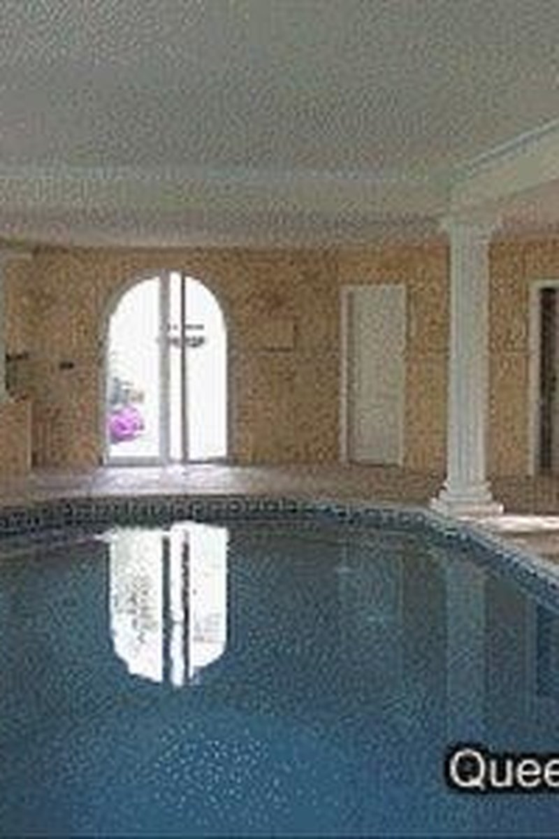 Bizarre Bi. - Screenshot 1 of 4 - Bisexual