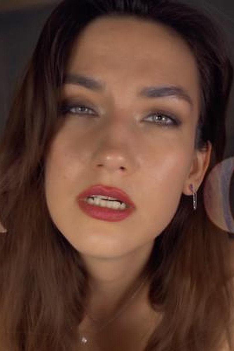 Face Seduction 4k - Screenshot 1 of 4 - Domination