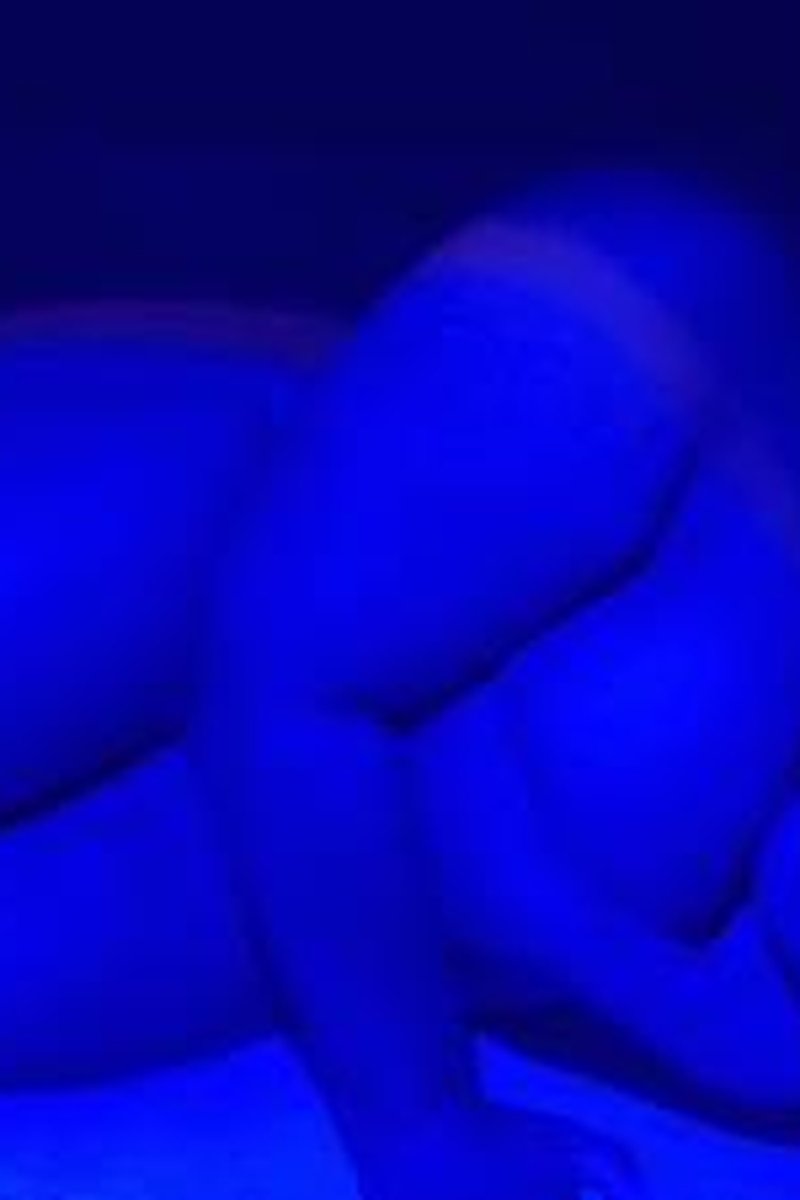Blue Light Seduction - Screenshot 1 of 4 - Ass Worship