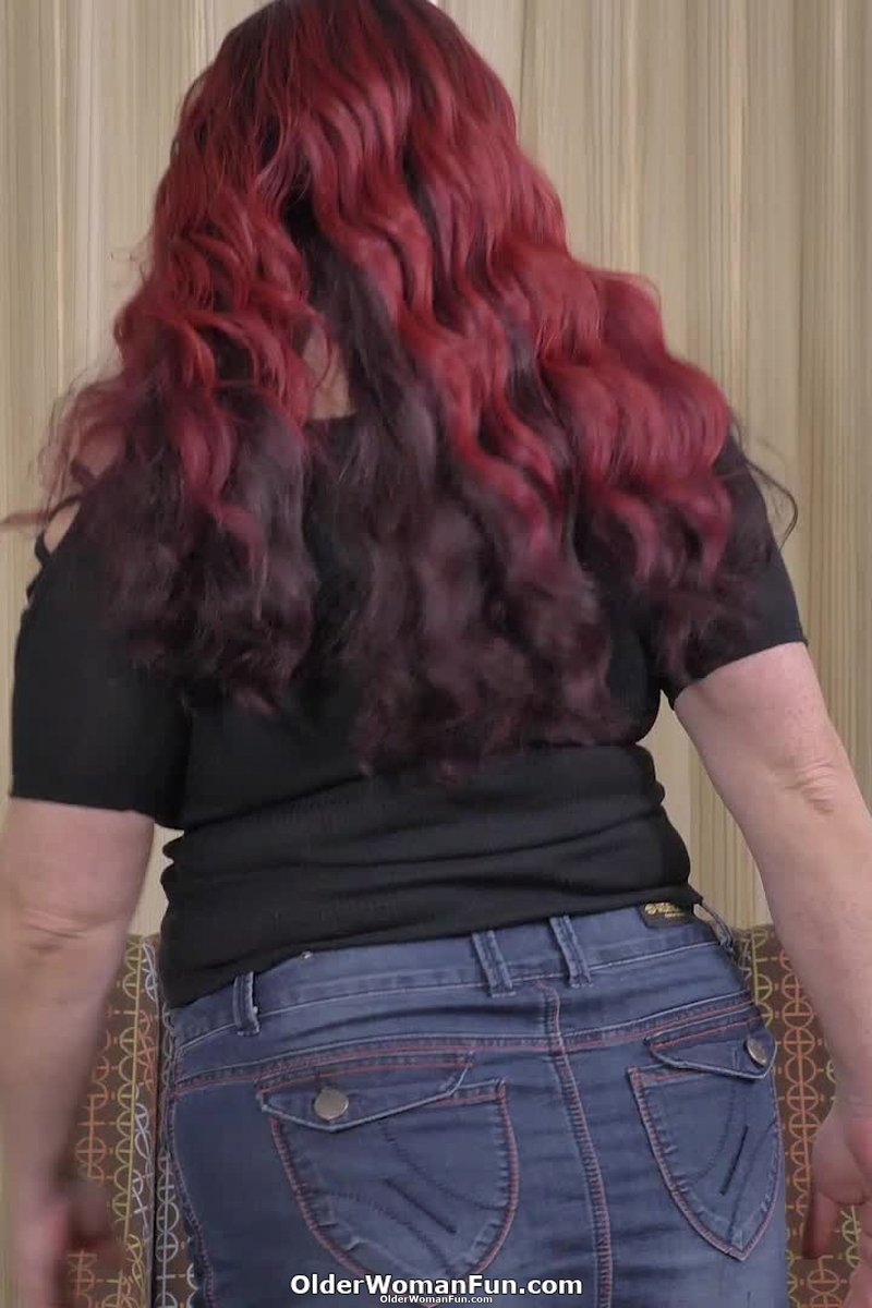 Roxee Robinson 06 - Screenshot 1 of 4 - BBW