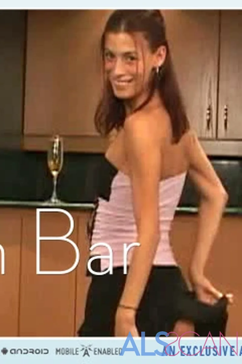 Room Bar - Screenshot 1 of 4 - Canadian