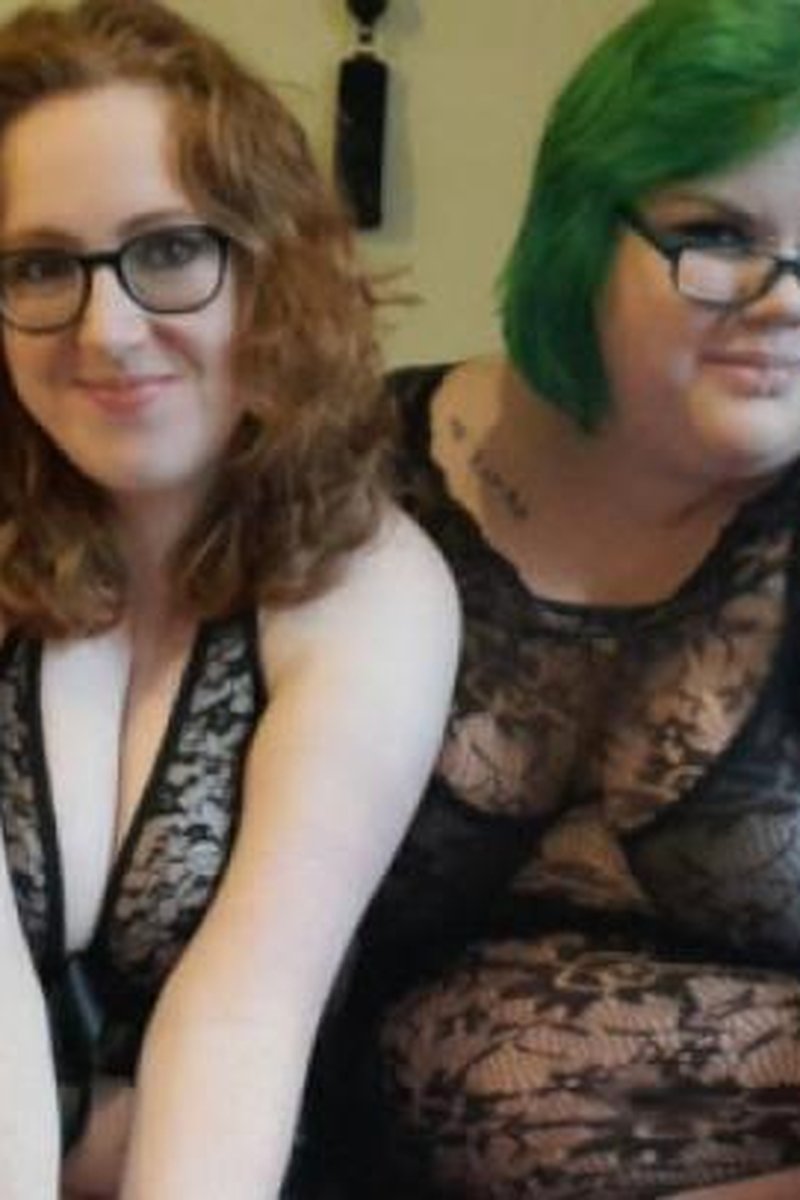 BBW Titty Sucking With Mxtressluna - Screenshot 1 of 4 - BBW