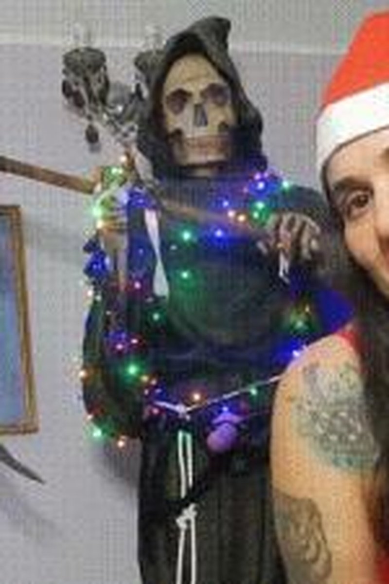 Hexmas CEI Party With The Grim Reaper - Screenshot 1 of 4 - Cum Eating Instruction