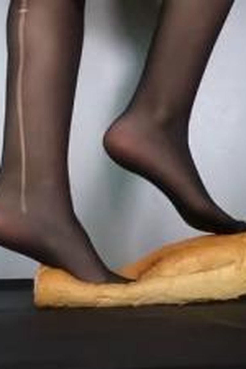 Pantyhose Bread Trample - Screenshot 1 of 4 - Food